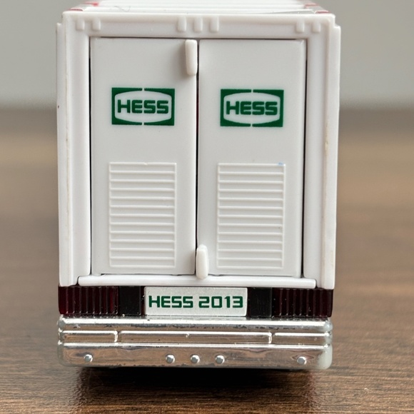 HESS MINI Semi Gasoline Truck  & Two Racers Race Cars LIGHTS UP Ramp WORKS 2013 - Picture 10 of 14